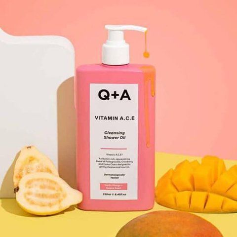 Вітамінізована олія для душу Q+A Vitamin A C E Cleansing Shower Oil 250 мл 12584 фото