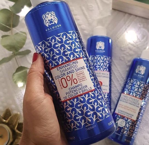 Безсульфатный шампунь для окрашенных волос Valquer Enhamcing Color And Shine Shampoo 12144 фото