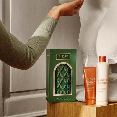 Подарунковий набір СПА дует для тіла Спокуса Неролі Elemis Neroli-Infused Body Duo Gift Set 11962 фото