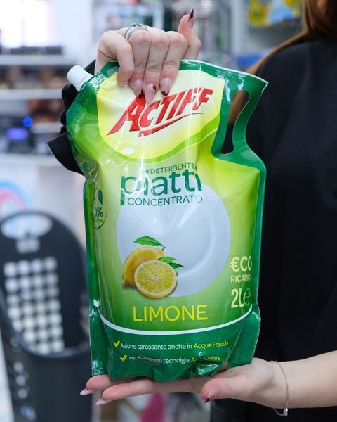 Засіб для миття посуду Концентрований Дой-пак Лимон Actiff Piatti in Doypack 259506/262205 фото