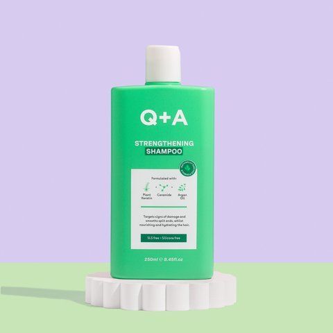 Шампунь для укрепления и улучшения роста Q+A Strengthening Shampoo 13917 фото