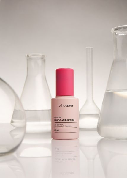 Несмывающаяся сыворотка-пилинг с молочной кислотой Who Cares Gentle Peel Lactic Acid Serum 14318 фото