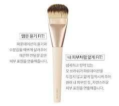 Кисть для нанесения тональных основ Etude House Double Lasting Glow Master Brush 09762 фото