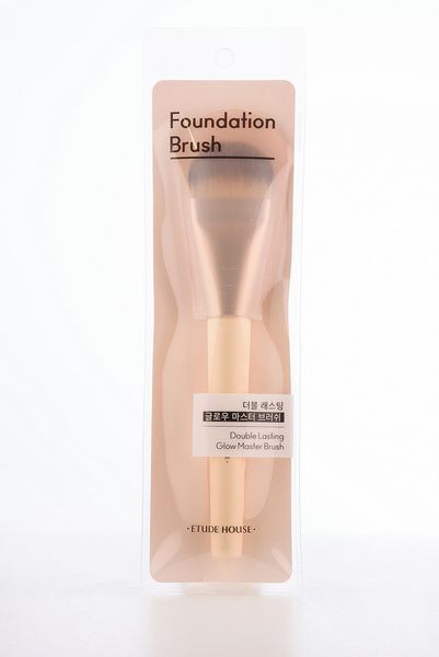 Кисть для нанесения тональных основ Etude House Double Lasting Glow Master Brush 09762 фото