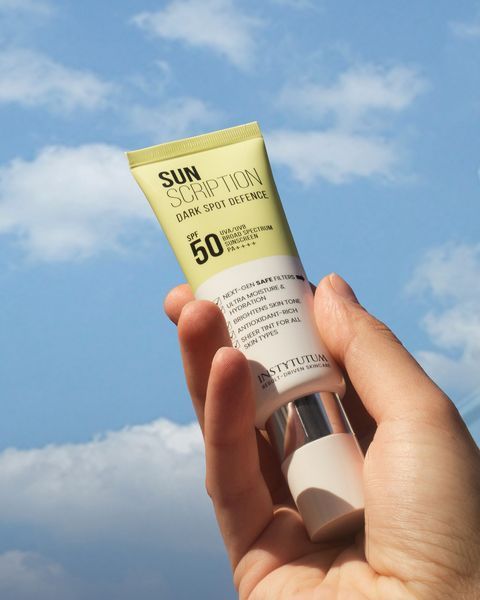 Легкий солнцезащитный крем против пигментации INSTYTUTUM Sunscription Dark Spot Defence SPF 50 B192YTA фото