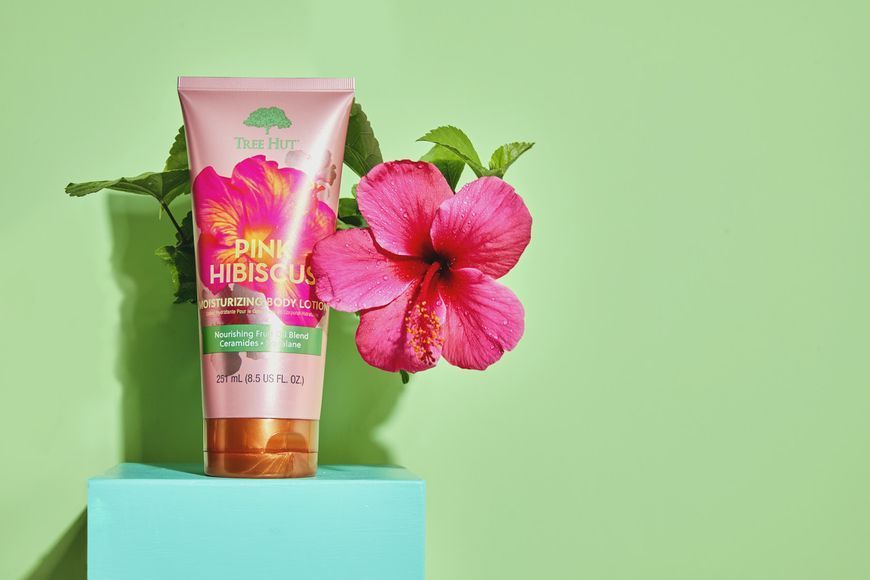 Лосьйон для тіла Tree Hut Pink Hibiscus Hydrating Body Lotion 12892 фото