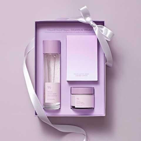 Набір косметики з ресвератролом та екстрактом журавлини 2 в 1 Dr. Ceuracle Vegan Active Berry Set 12934 фото